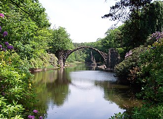 Rakotzbrücke im Azaleen- und Rhododendronpark Kromlau Rakotzbrücke im Azaleen- und Rhododendronpark Kromlau